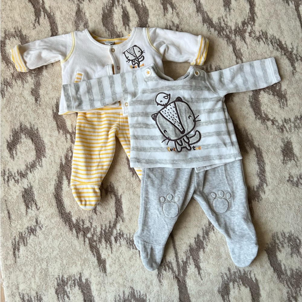4 pieces. 2 Tuctuc newborn velour sets. Jackets & footie pants. Gender neutral